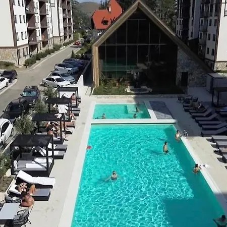 Zvezda Lux Titova 公寓 *