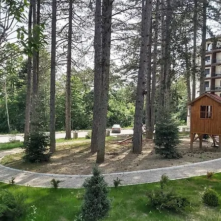 Zvezda Lux Titova 公寓 兹拉蒂博尔