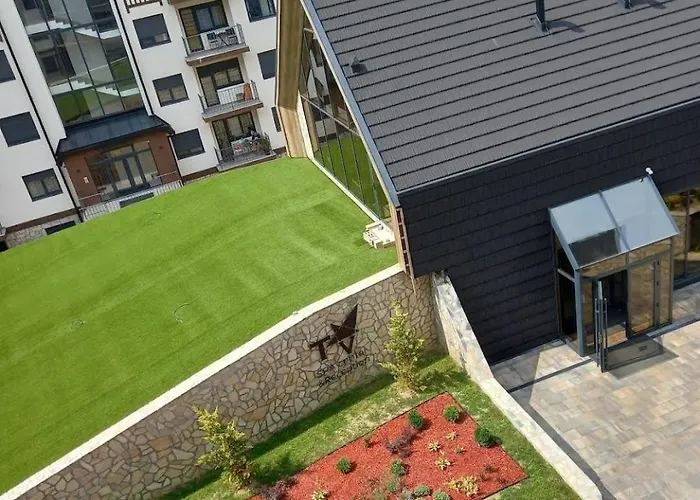 Zvezda Lux Titova Apartament